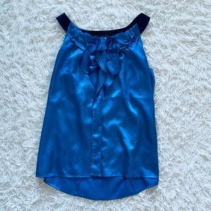 Limited sleeveless ruffle blouse